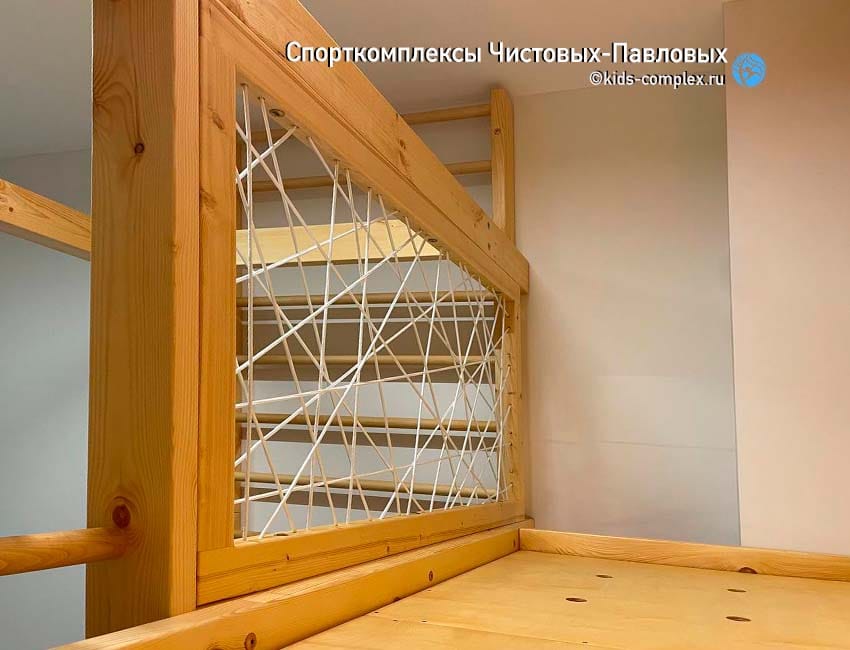 Аппликации на спортивном комплексе и детской мебели. Примеры: город для брата и лошадки для сестры