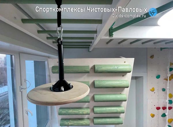 Спорткомплекс для семьи, занимающейся скалолазанием. Кампусборд и другие новые снаряды